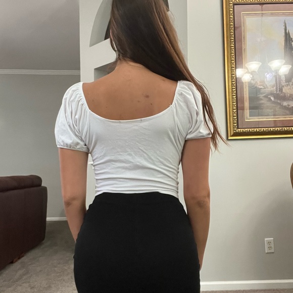 EUC White Front Braided Crop Top with Puffy Sleeves - Picture 3 of 3